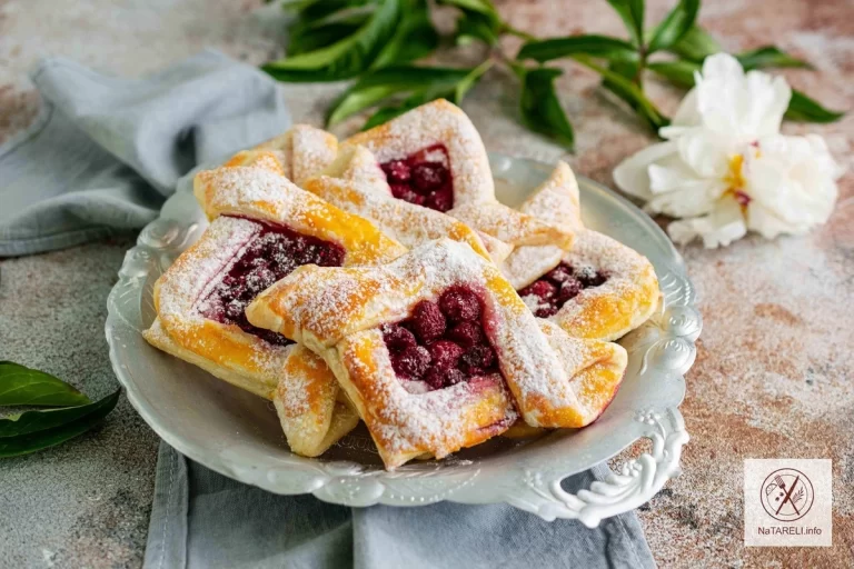 Raspberry puff pastries