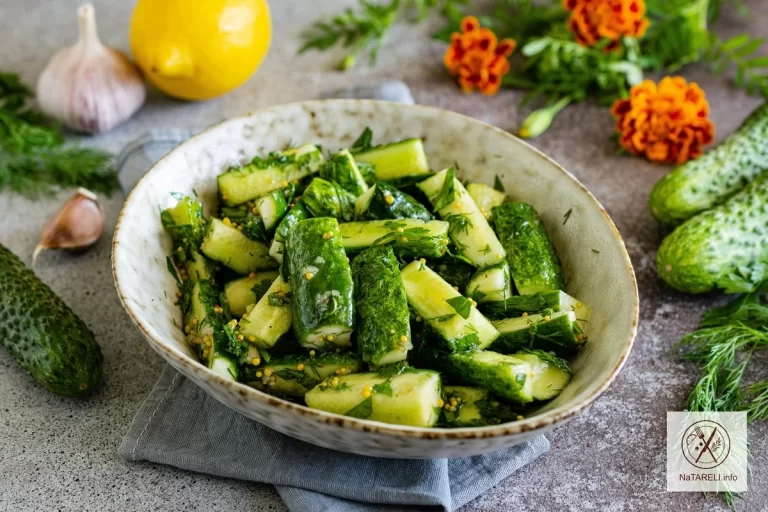 Crispy lightly salted cucumbers in 1 hour with soy sauce and lemon juice