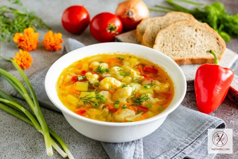 Vegetable soup with cauliflower and lentils